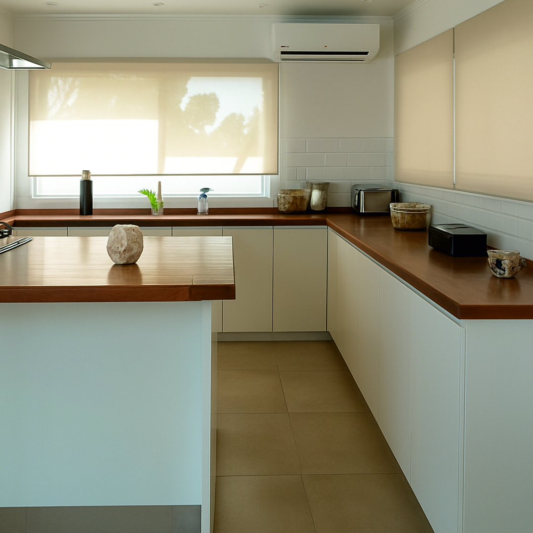 Cortinas roller en cocina